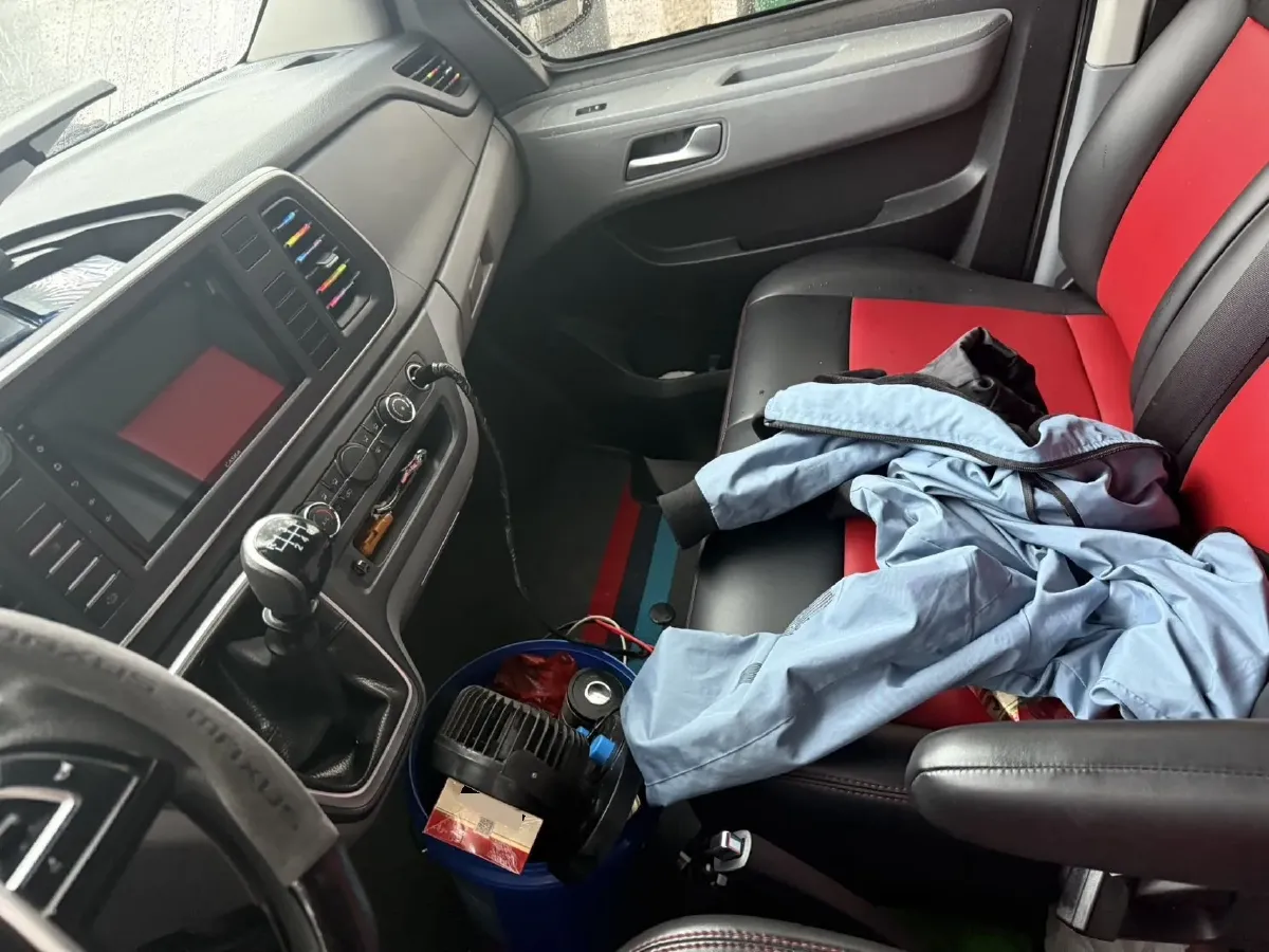 2021 MAXUS XinTu V80 2.0T 127HP L4 6MT,autocango,china used car exporter,china ev exporter,chinese used car exporter,chinese used ev exporter