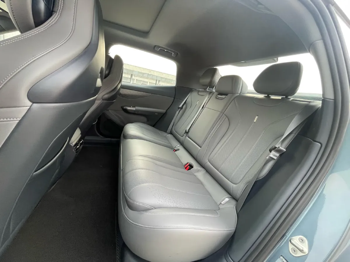 2024 LYNK&CO 07 EM-P 1.5T 163HP L4 3DHT PHEV 18.99KWH,autocango,china used car exporter,china ev exporter,chinese used car exporter,chinese used ev exporter