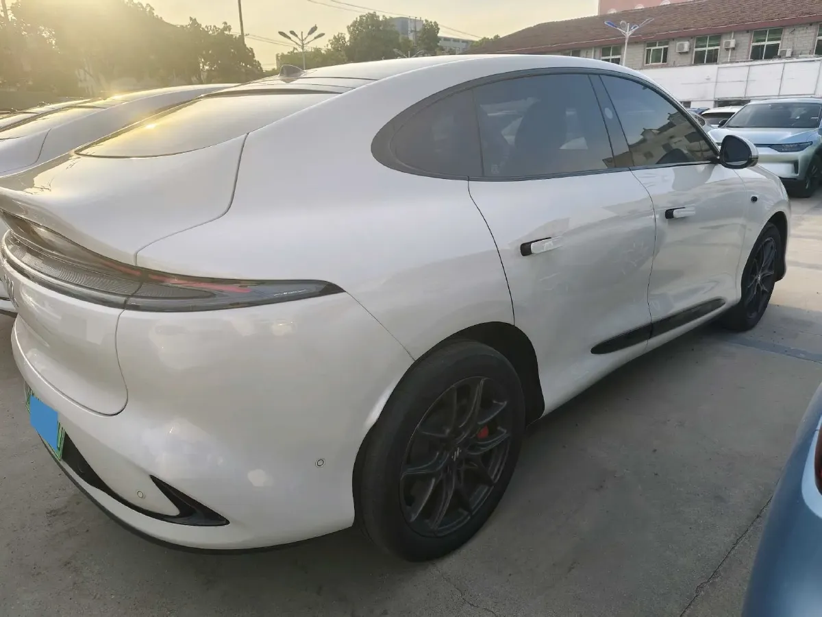 2025 IM LS6 BEV 75KWH,autocango,china used car exporter,china ev exporter,chinese used car exporter,chinese used ev exporter