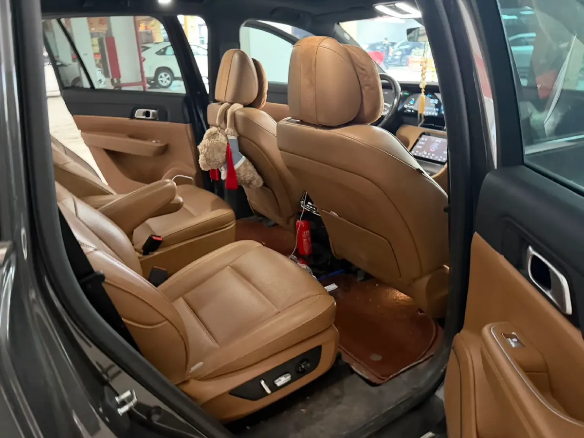 2021 Li ONE Range Extended 131HP REEV 40.5KWH,autocango,china used car exporter,china ev exporter,chinese used car exporter,chinese used ev exporter