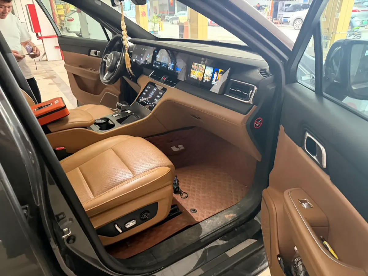 2021 Li ONE Range Extended 131HP REEV 40.5KWH,autocango,china used car exporter,china ev exporter,chinese used car exporter,chinese used ev exporter