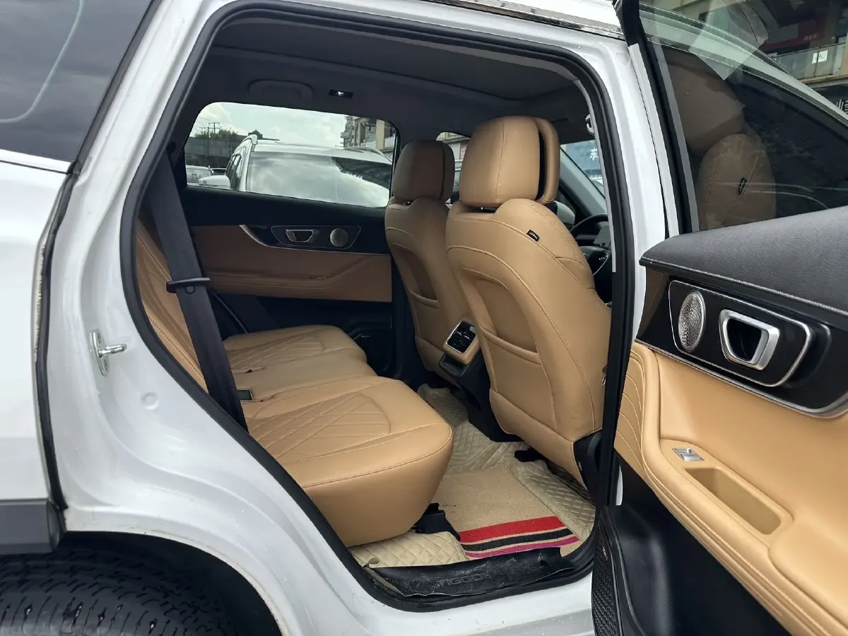 2022 Chery Tiggo 8 PRO 2.0T 254HP L4 7DCT,autocango,china used car exporter,china ev exporter,chinese used car exporter,chinese used ev exporter