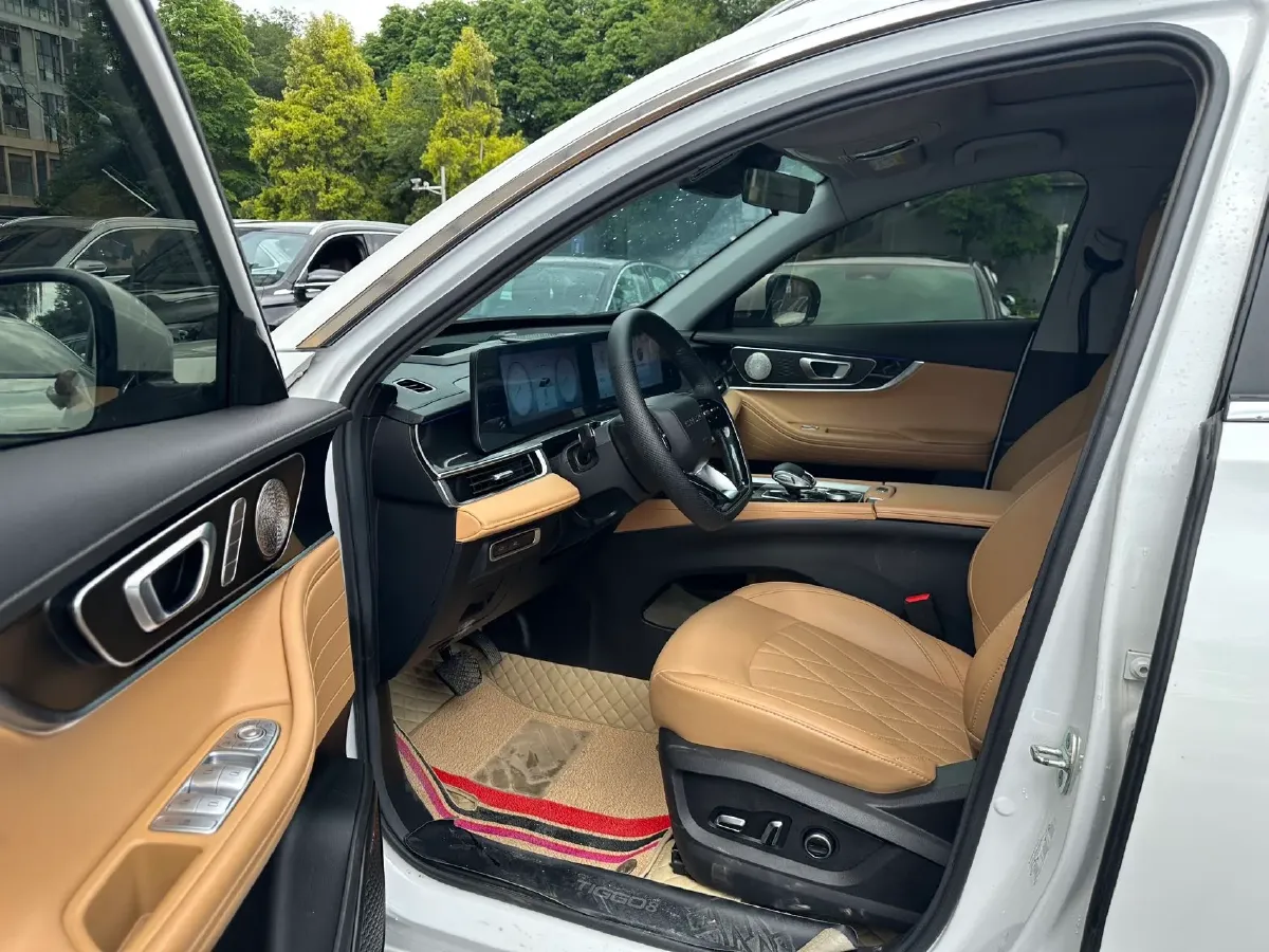 2022 Chery Tiggo 8 PRO 2.0T 254HP L4 7DCT,autocango,china used car exporter,china ev exporter,chinese used car exporter,chinese used ev exporter