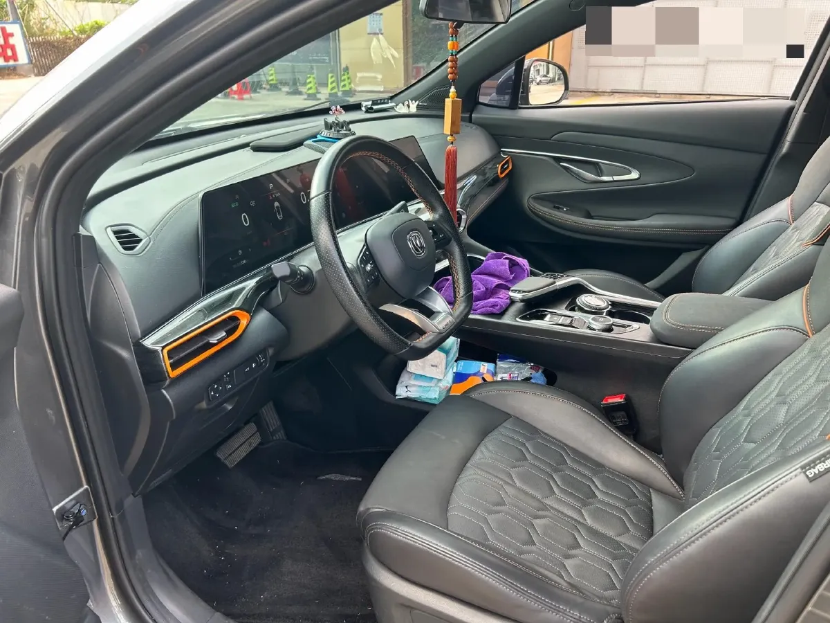 2021 ChangAn UNI-T 1.5T 180HP L4 7DCT,autocango,china used car exporter,china ev exporter,chinese used car exporter,chinese used ev exporter