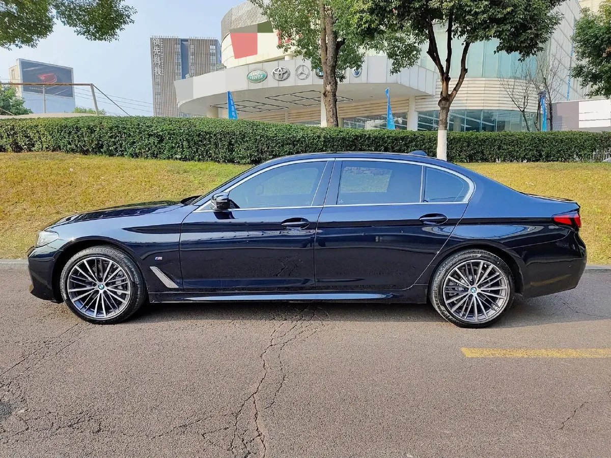 2023 BMW 5 Series 2.0T 245HP L4 8AT,autocango,china used car exporter,china ev exporter,chinese used car exporter,chinese used ev exporter