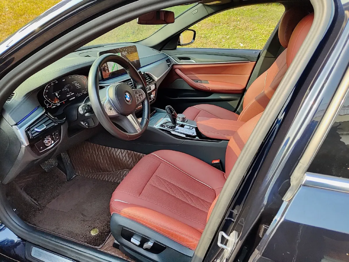 2023 BMW 5 Series 2.0T 245HP L4 8AT,autocango,china used car exporter,china ev exporter,chinese used car exporter,chinese used ev exporter