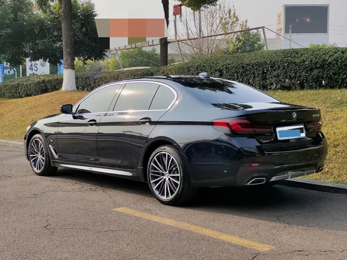 2023 BMW 5 Series 2.0T 245HP L4 8AT,autocango,china used car exporter,china ev exporter,chinese used car exporter,chinese used ev exporter