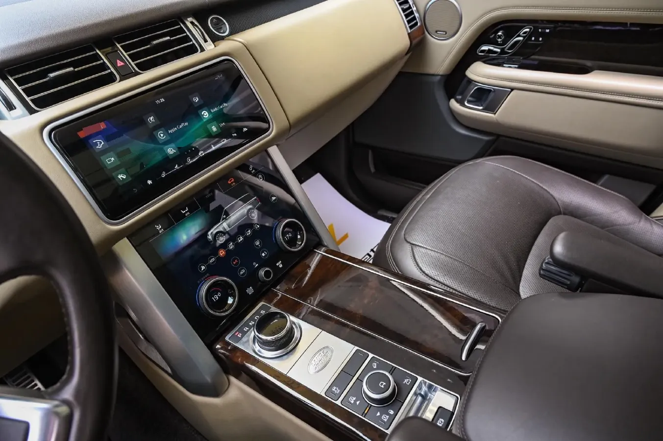 2020 Land Rover Range Rover 3.0T 400HP L6 8AT,autocango,china used car exporter,china ev exporter,chinese used car exporter,chinese used ev exporter