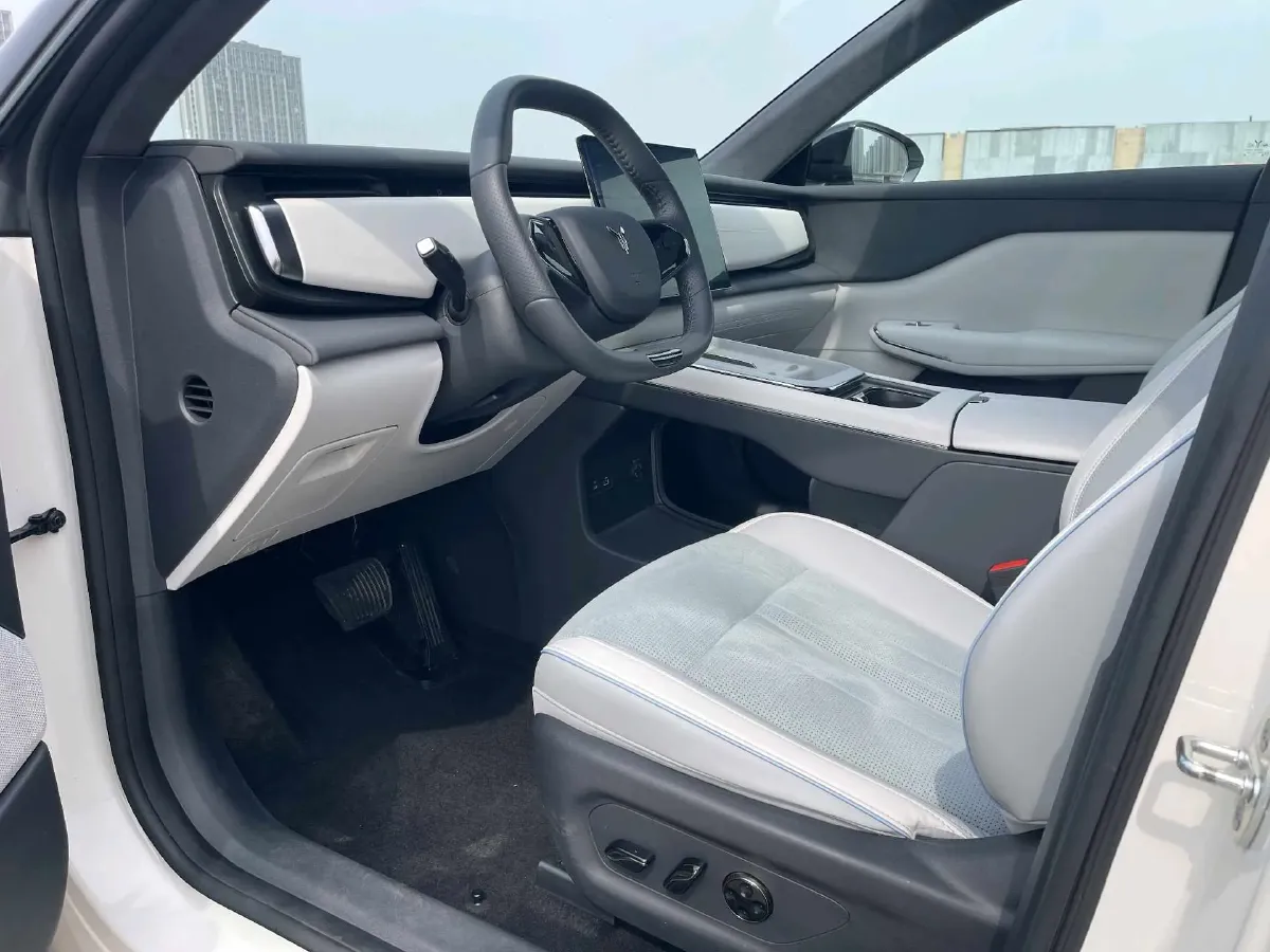2024 Voyah ZhiYin BEV 79KWH,autocango,china used car exporter,china ev exporter,chinese used car exporter,chinese used ev exporter