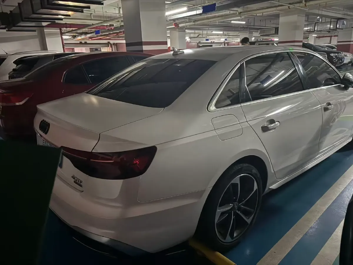 2020 Audi A4L 2.0T 190HP L4 7DCT,autocango,china used car exporter,china ev exporter,chinese used car exporter,chinese used ev exporter