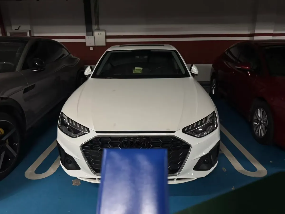 2020 Audi A4L 2.0T 190HP L4 7DCT,autocango,china used car exporter,china ev exporter,chinese used car exporter,chinese used ev exporter