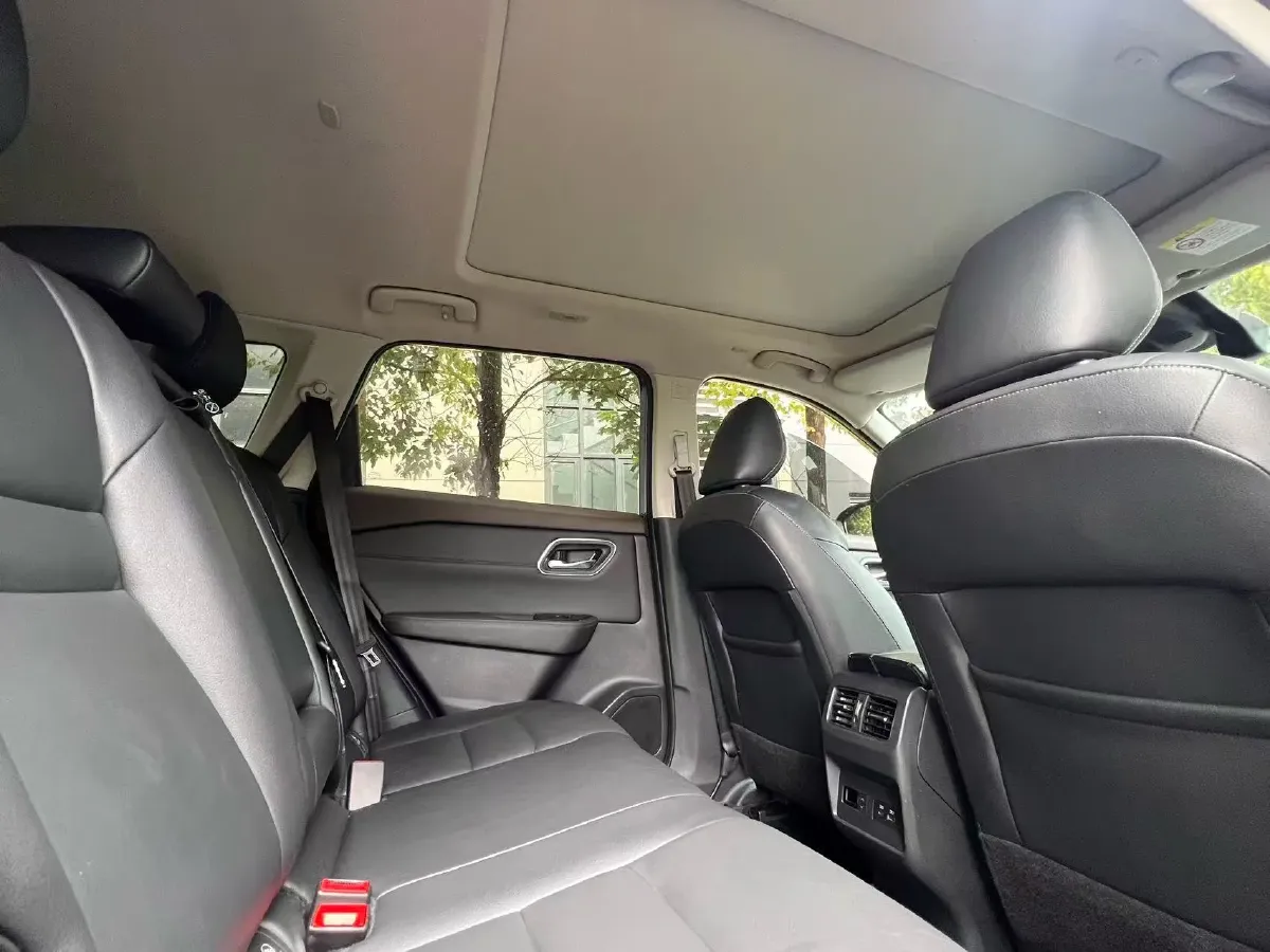 2021 Nissan X-Trail 1.5T 204HP L3 CVT,autocango,china used car exporter,china ev exporter,chinese used car exporter,chinese used ev exporter