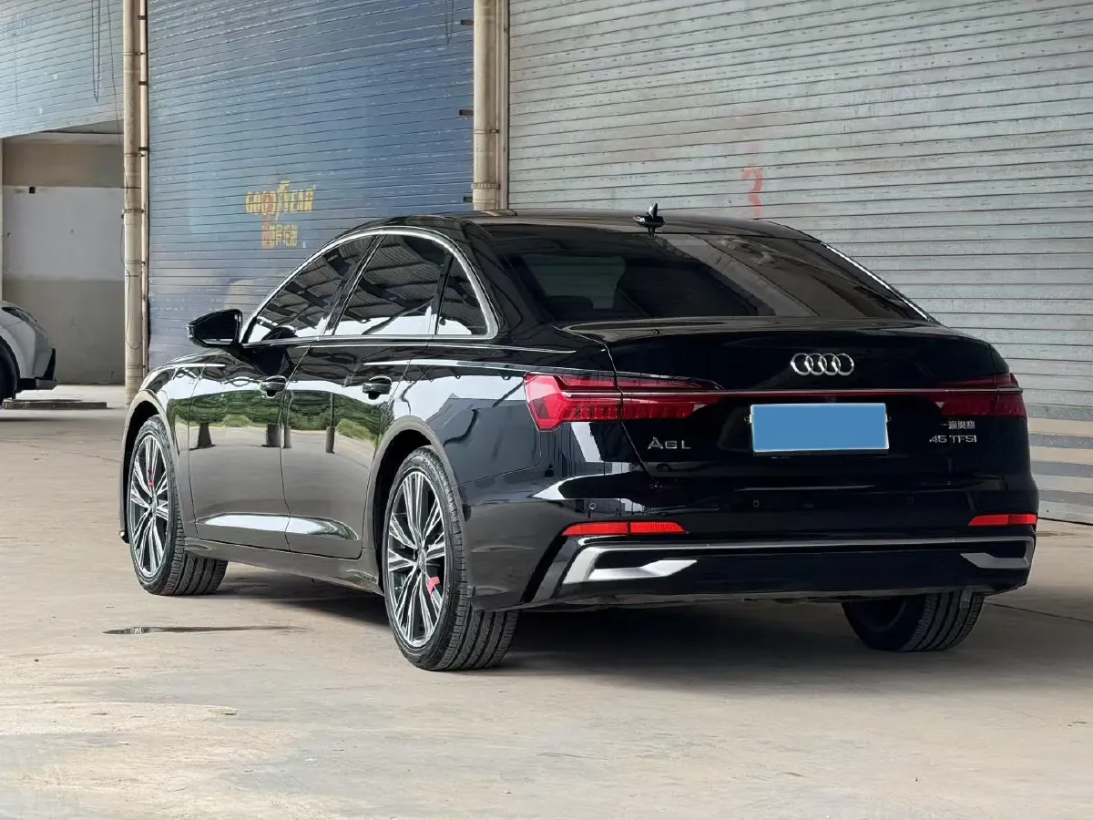 2023 Audi A6L 2.0T 190HP L4 7DCT,autocango,china used car exporter,china ev exporter,chinese used car exporter,chinese used ev exporter
