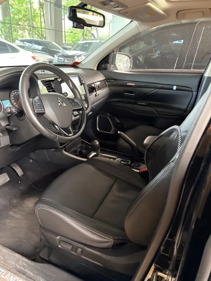 2018 Mitsubishi Outlander 2.0L 166HP L4 CVT,autocango,china used car exporter,china ev exporter,chinese used car exporter,chinese used ev exporter