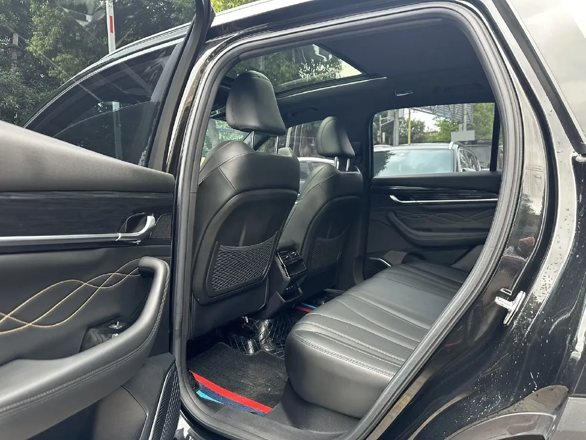 2024 Geely Monjaro 2.0T 218HP L4 7DCT,autocango,china used car exporter,china ev exporter,chinese used car exporter,chinese used ev exporter
