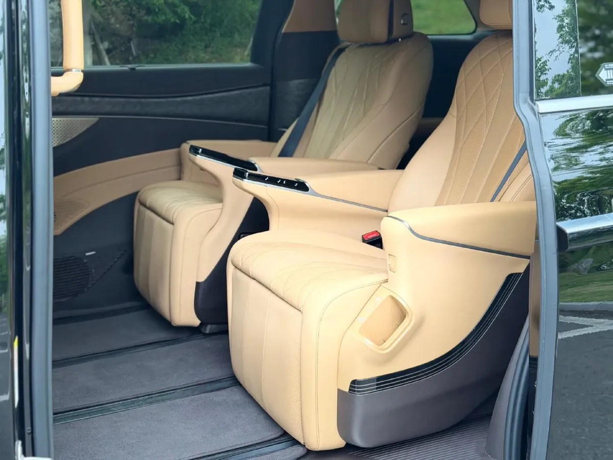 2025 Denza D9 1.5T 156HP L4 E-CVT PHEV 40KWH,autocango,china used car exporter,china ev exporter,chinese used car exporter,chinese used ev exporter