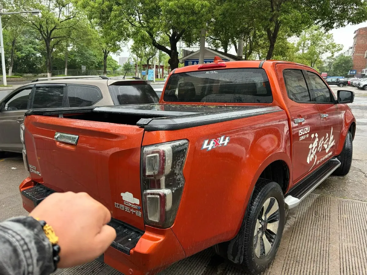 2021 Isuzu D-MAX 1.9T 163HP L4 6AT,autocango,china used car exporter,china ev exporter,chinese used car exporter,chinese used ev exporter