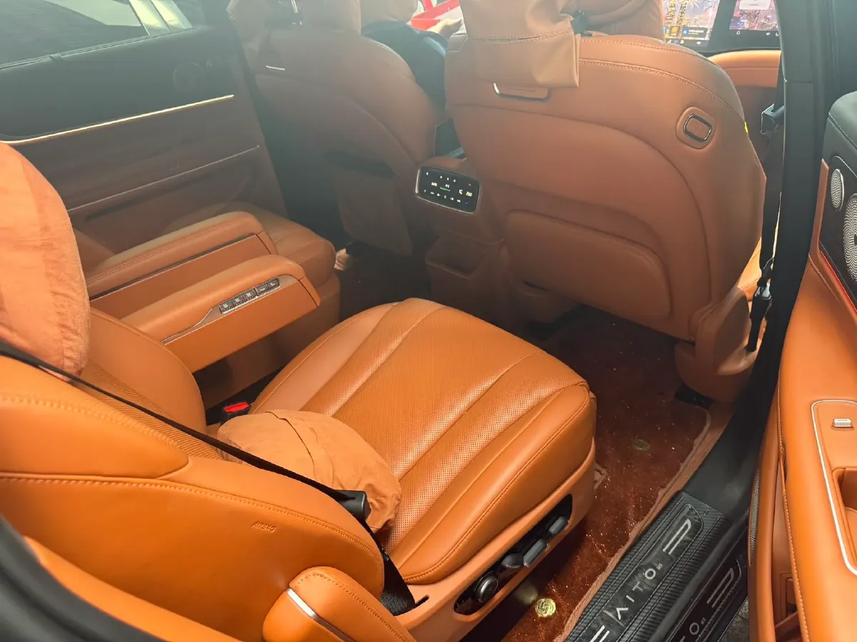2024 AITO AITO M9 1.5T 152HP L4 REEV 42KWH,autocango,china used car exporter,china ev exporter,chinese used car exporter,chinese used ev exporter