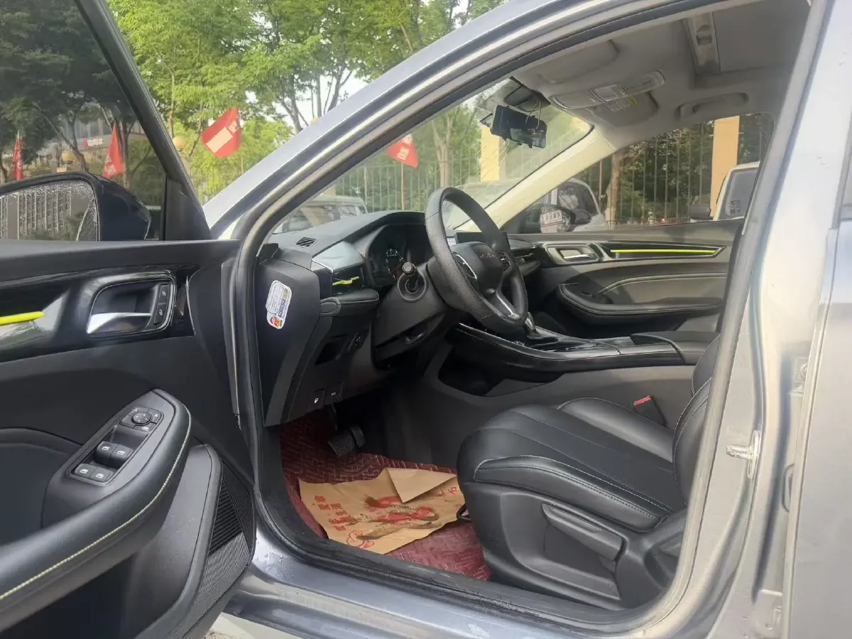 2021 Roewe i5 1.5L 120HP L4 CVT,autocango,china used car exporter,china ev exporter,chinese used car exporter,chinese used ev exporter