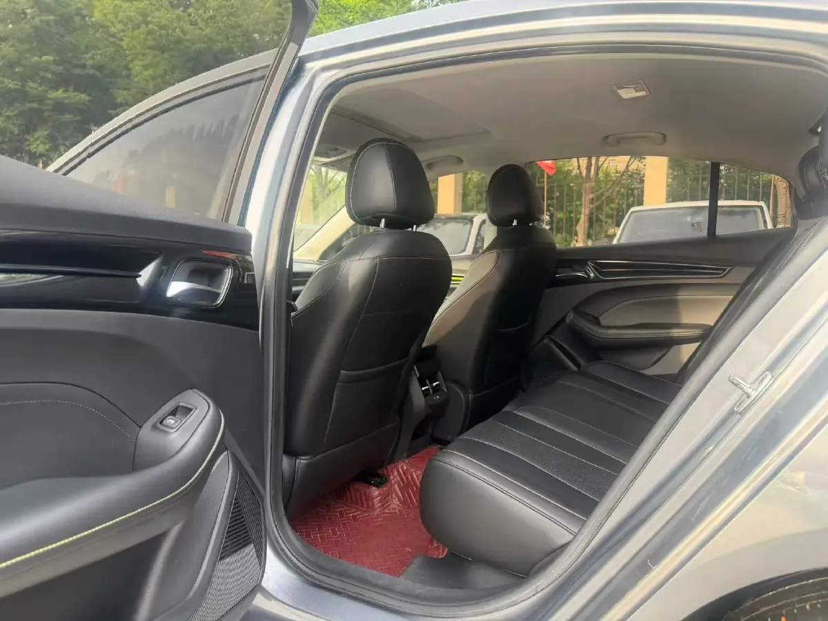 2021 Roewe i5 1.5L 120HP L4 CVT,autocango,china used car exporter,china ev exporter,chinese used car exporter,chinese used ev exporter
