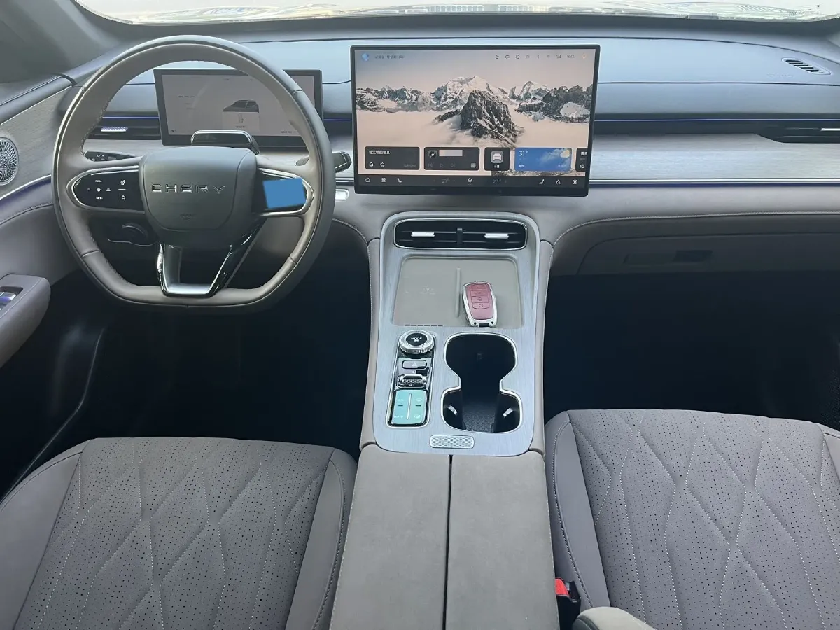 2025 Chery Tiggo 8 Plus 1.6T 197HP L4 7DCT,autocango,china used car exporter,china ev exporter,chinese used car exporter,chinese used ev exporter