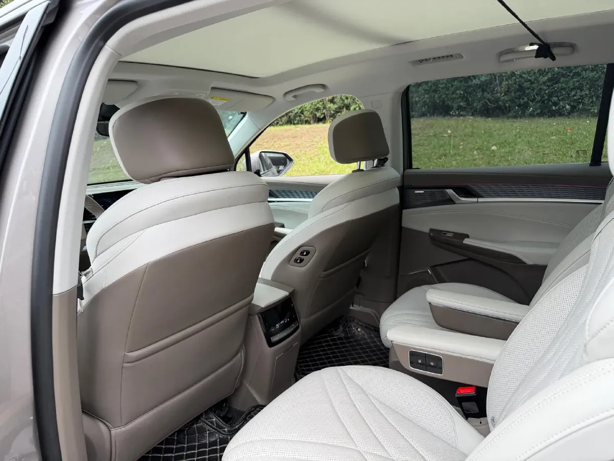 2023 Roewe RX9 2.0T 242HP L4 9AT,autocango,china used car exporter,china ev exporter,chinese used car exporter,chinese used ev exporter