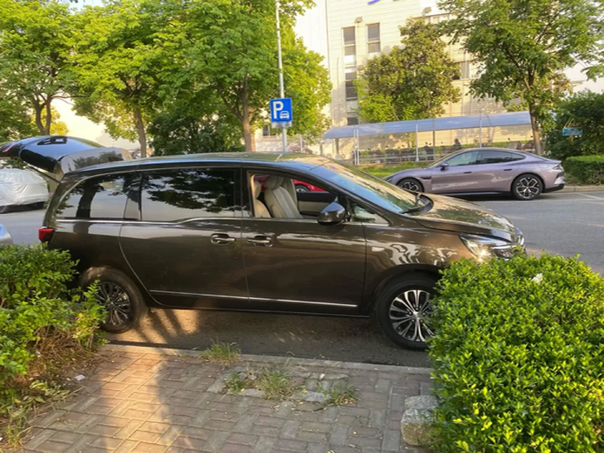 2021 Buick GL8 2.0T 237HP L4 9AT,autocango,china used car exporter,china ev exporter,chinese used car exporter,chinese used ev exporter