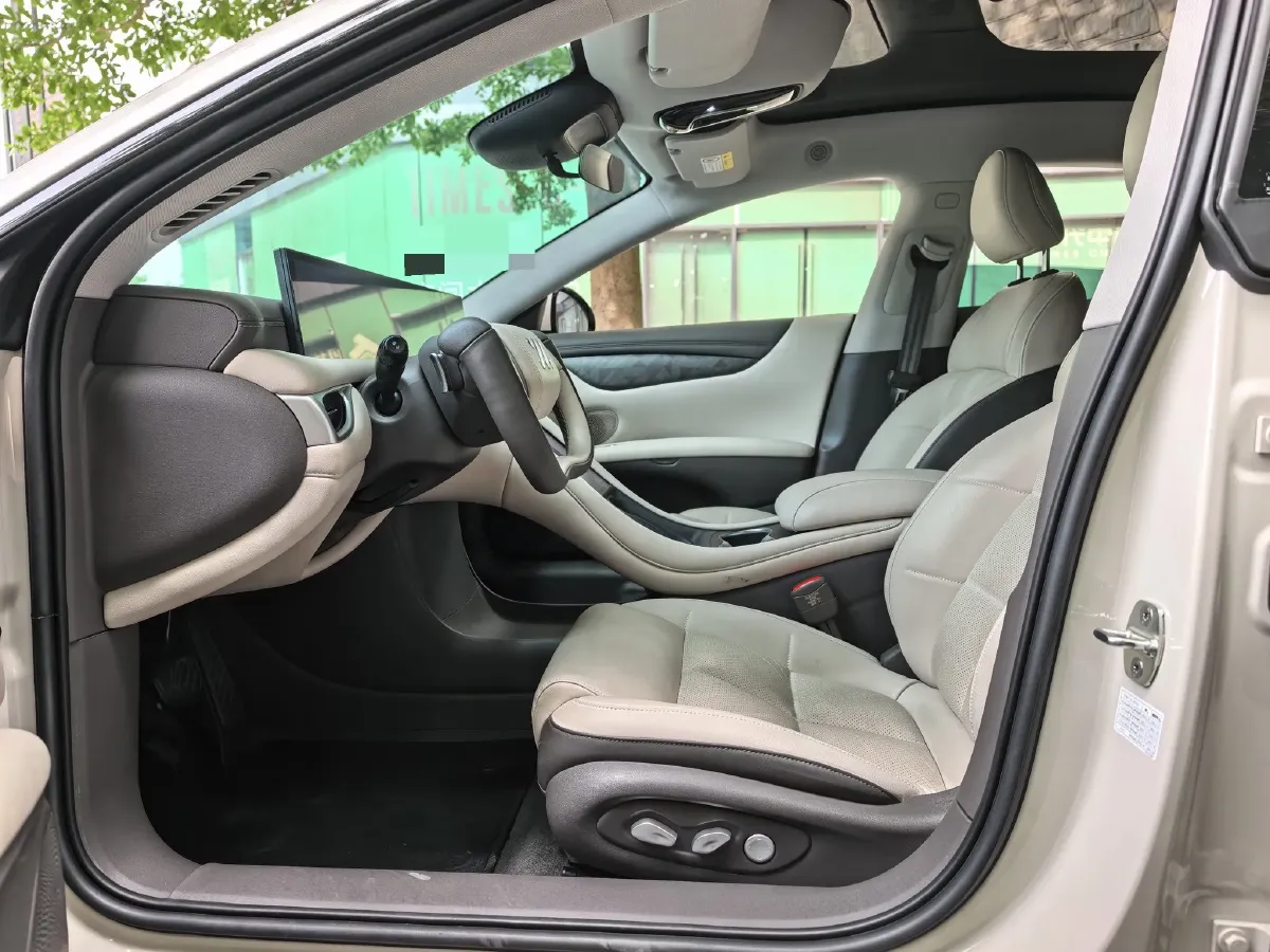 2024 IM L6 BEV 75KWH,autocango,china used car exporter,china ev exporter,chinese used car exporter,chinese used ev exporter