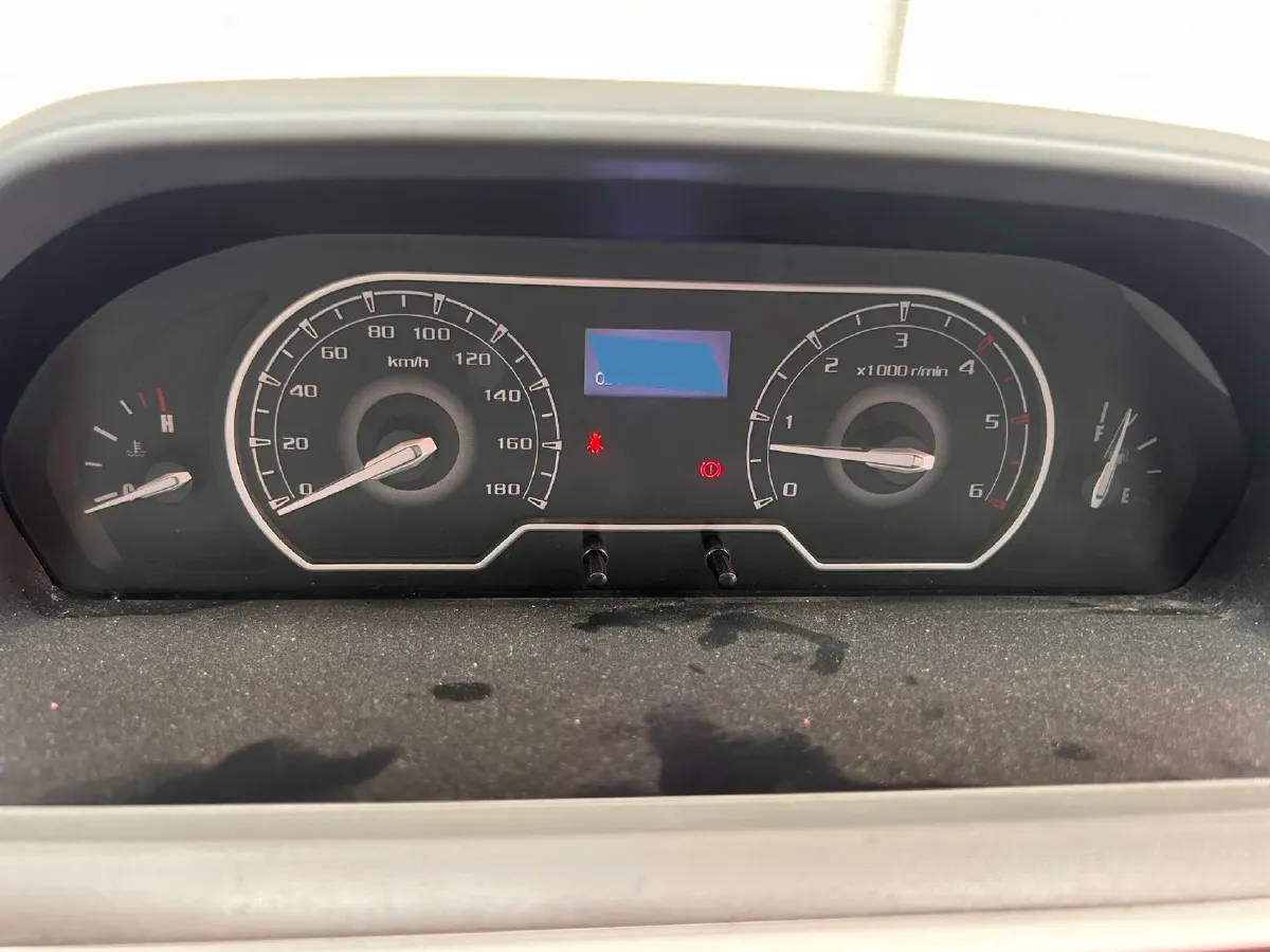 2021 MAXUS XinTu V80 2.0T 127HP L4 6MT,autocango,china used car exporter,china ev exporter,chinese used car exporter,chinese used ev exporter