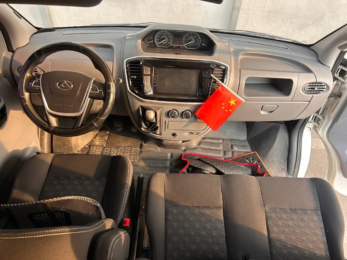 2021 MAXUS XinTu V80 2.0T 127HP L4 6MT,autocango,china used car exporter,china ev exporter,chinese used car exporter,chinese used ev exporter