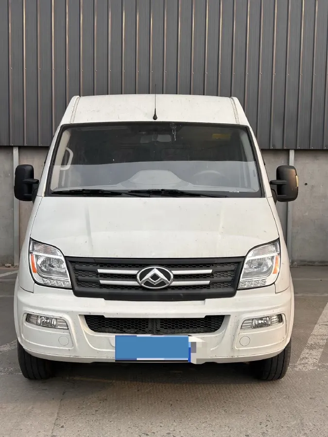 2021 MAXUS XinTu V80 2.0T 127HP L4 6MT,autocango,china used car exporter,china ev exporter,chinese used car exporter,chinese used ev exporter