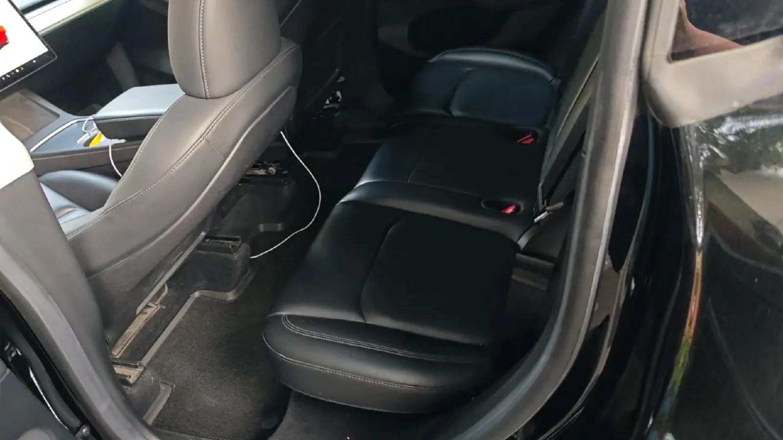 2022 Tesla Model Y BEV 60KWH,autocango,china used car exporter,china ev exporter,chinese used car exporter,chinese used ev exporter