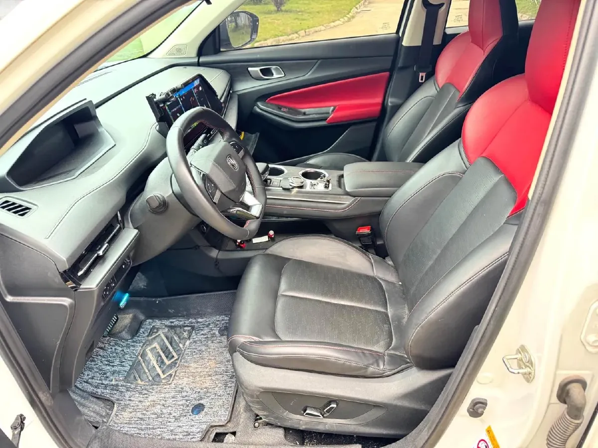 2022 ChangAn Oshan X7 Plus 1.5T 188HP L4 7DCT,autocango,china used car exporter,china ev exporter,chinese used car exporter,chinese used ev exporter