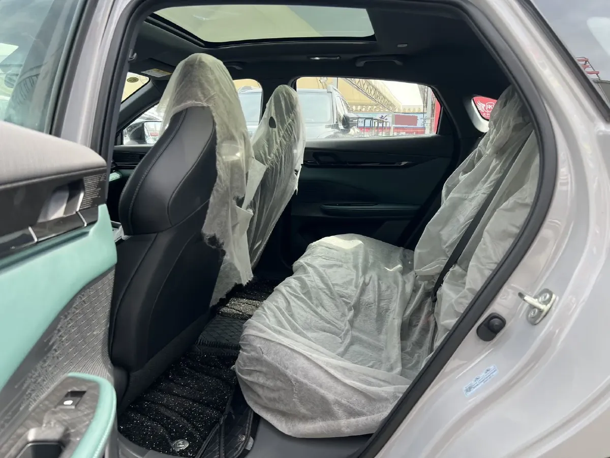 2024 ChangAn UNI-V iDD 1.5L 110HP L4 E-CVT PHEV 18.99KWH,autocango,china used car exporter,china ev exporter,chinese used car exporter,chinese used ev exporter