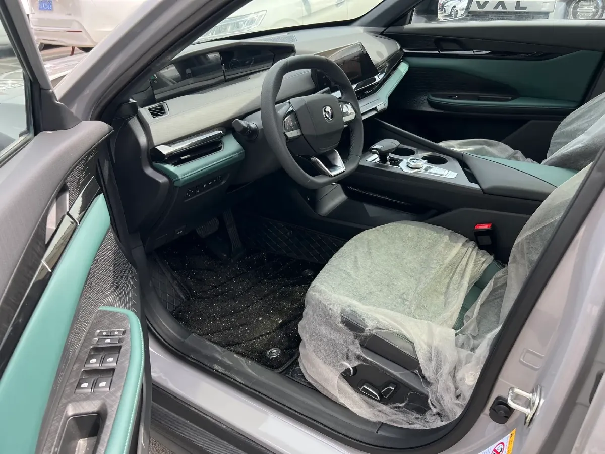 2024 ChangAn UNI-V iDD 1.5L 110HP L4 E-CVT PHEV 18.99KWH,autocango,china used car exporter,china ev exporter,chinese used car exporter,chinese used ev exporter