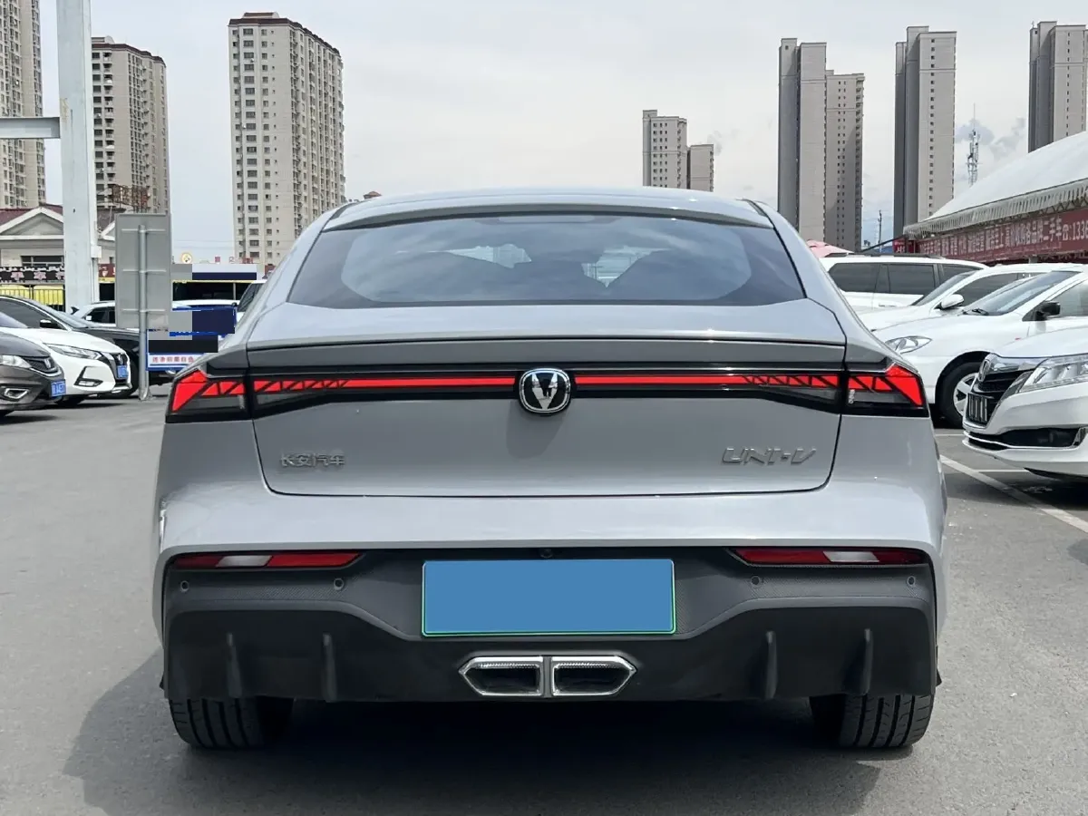 2024 ChangAn UNI-V iDD 1.5L 110HP L4 E-CVT PHEV 18.99KWH,autocango,china used car exporter,china ev exporter,chinese used car exporter,chinese used ev exporter