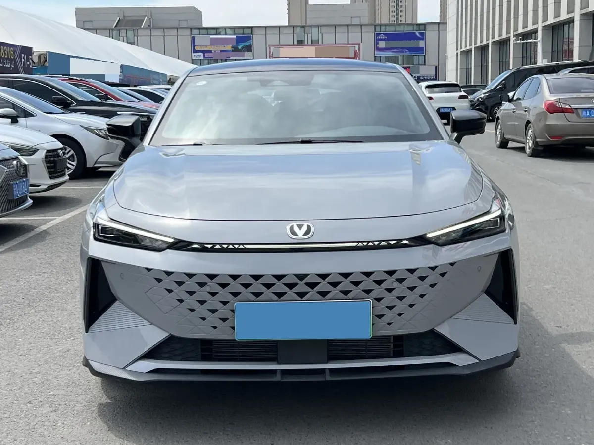 2024 ChangAn UNI-V iDD 1.5L 110HP L4 E-CVT PHEV 18.99KWH,autocango,china used car exporter,china ev exporter,chinese used car exporter,chinese used ev exporter