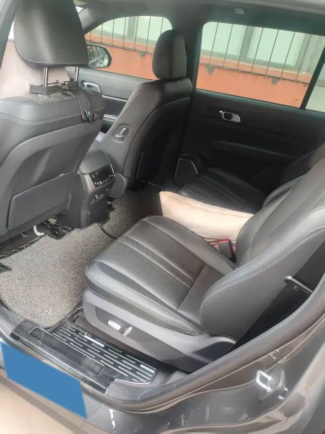 2020 Li ONE Range Extended 131HP REEV 40.5KWH,autocango,china used car exporter,china ev exporter,chinese used car exporter,chinese used ev exporter