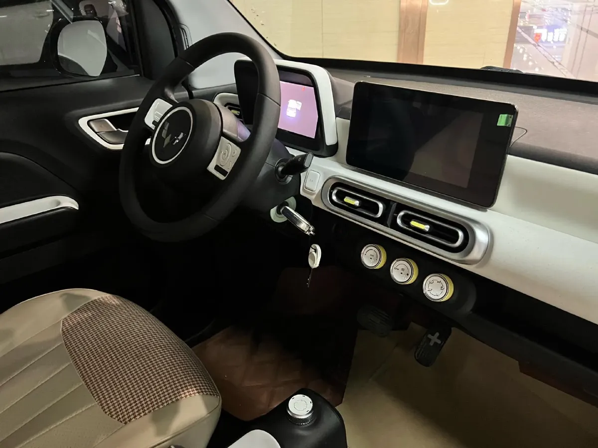 2024 WuLing HongGuang MINI EV BEV 13.4KWH,autocango,china used car exporter,china ev exporter,chinese used car exporter,chinese used ev exporter