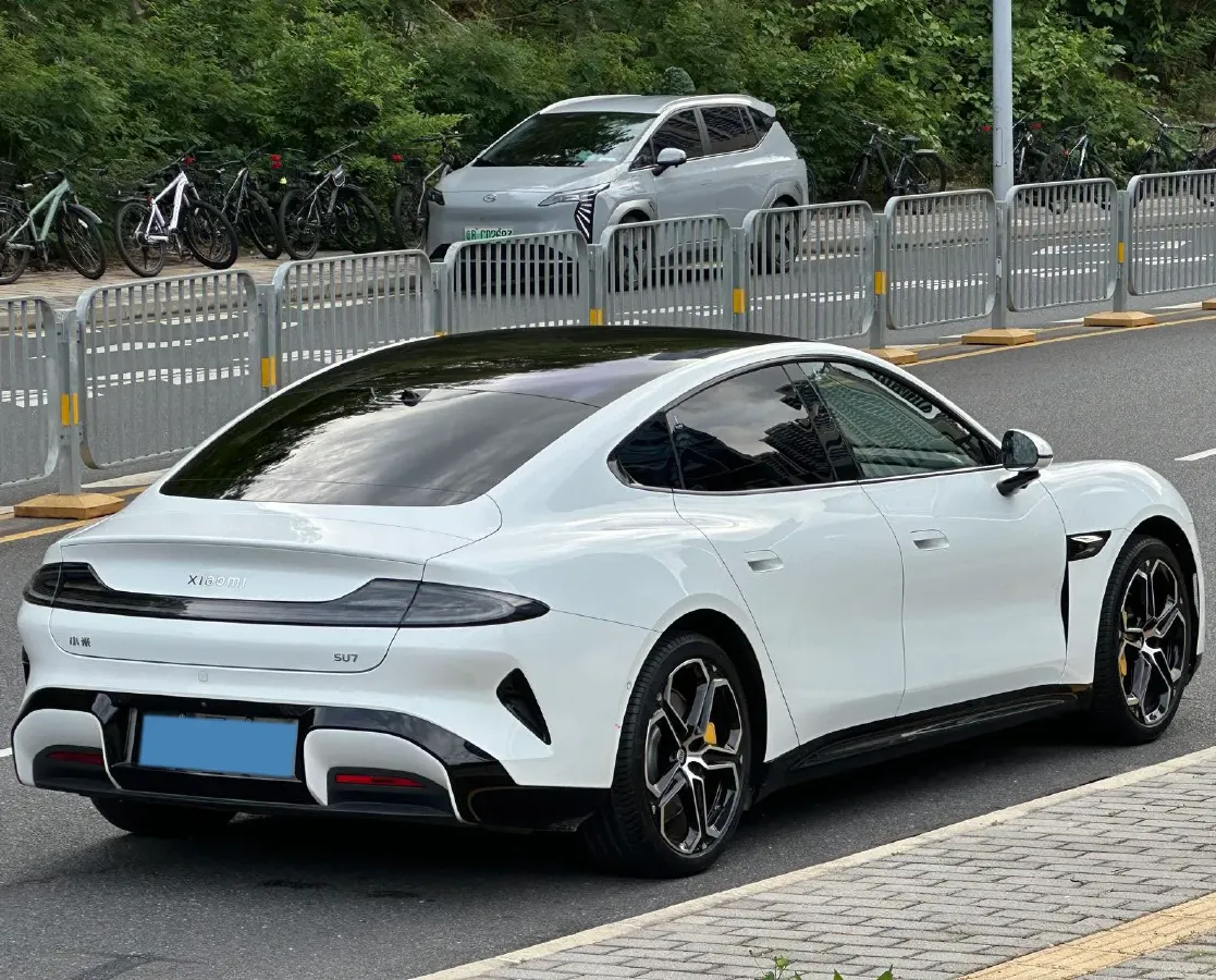 2024 MI SU7 BEV 73.6KWH,autocango,china used car exporter,china ev exporter,chinese used car exporter,chinese used ev exporter