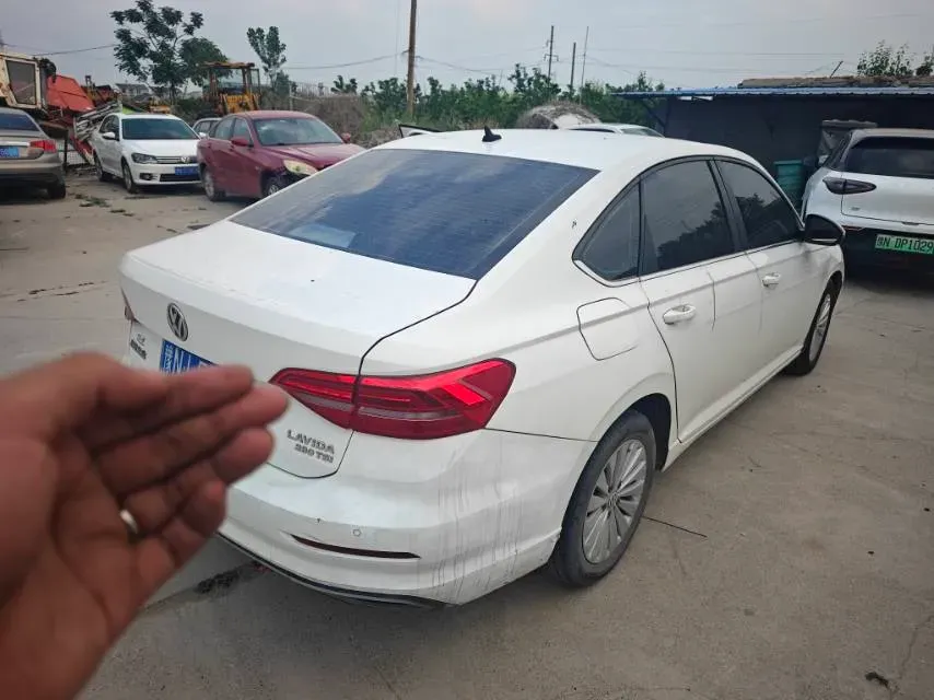 2018 Skoda Karoq 1.4T 150HP L4 7DCT,autocango,china used car exporter,china ev exporter,chinese used car exporter,chinese used ev exporter