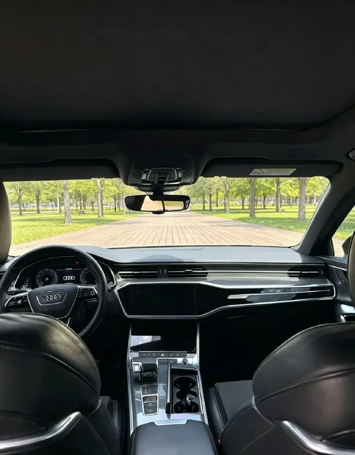 2020 Audi A6L 2.0T 190HP L4 7DCT,autocango,china used car exporter,china ev exporter,chinese used car exporter,chinese used ev exporter