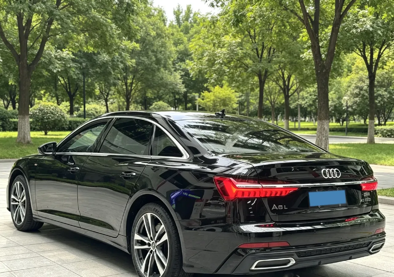2020 Audi A6L 2.0T 190HP L4 7DCT,autocango,china used car exporter,china ev exporter,chinese used car exporter,chinese used ev exporter