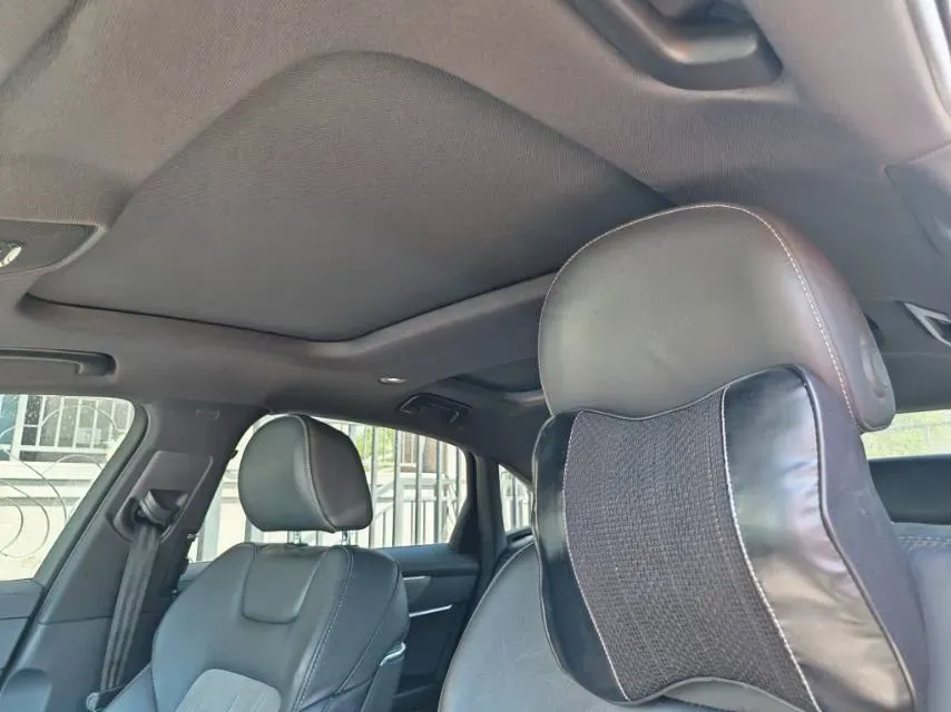 2023 Jaguar F-PACE 2.0T 250HP L4 8AT,autocango,china used car exporter,china ev exporter,chinese used car exporter,chinese used ev exporter