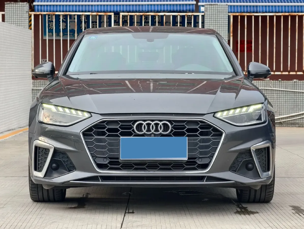 2020 Audi A4L 2.0T 190HP L4 7DCT,autocango,china used car exporter,china ev exporter,chinese used car exporter,chinese used ev exporter