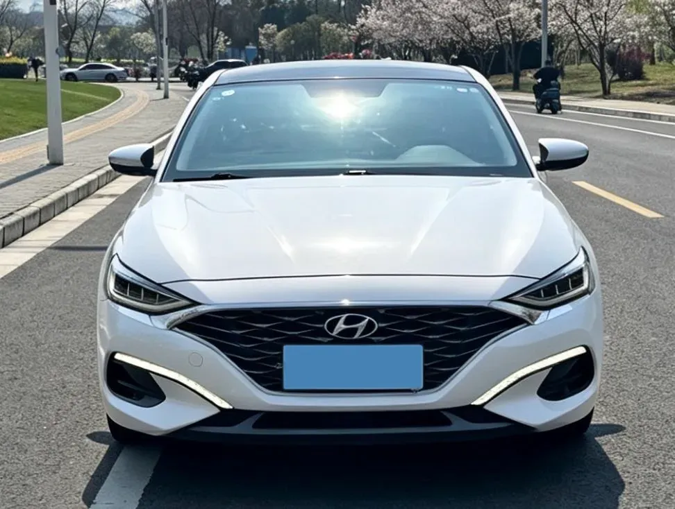 2019 Hyundai La Festa 1.6T 190HP L4 7DCT,autocango,china used car exporter,china ev exporter,chinese used car exporter,chinese used ev exporter