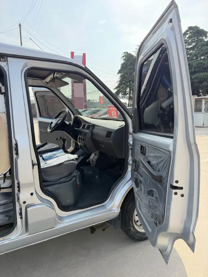 2021 SWM X2 1.5L 112HP L4 5MT,autocango,china used car exporter,china ev exporter,chinese used car exporter,chinese used ev exporter