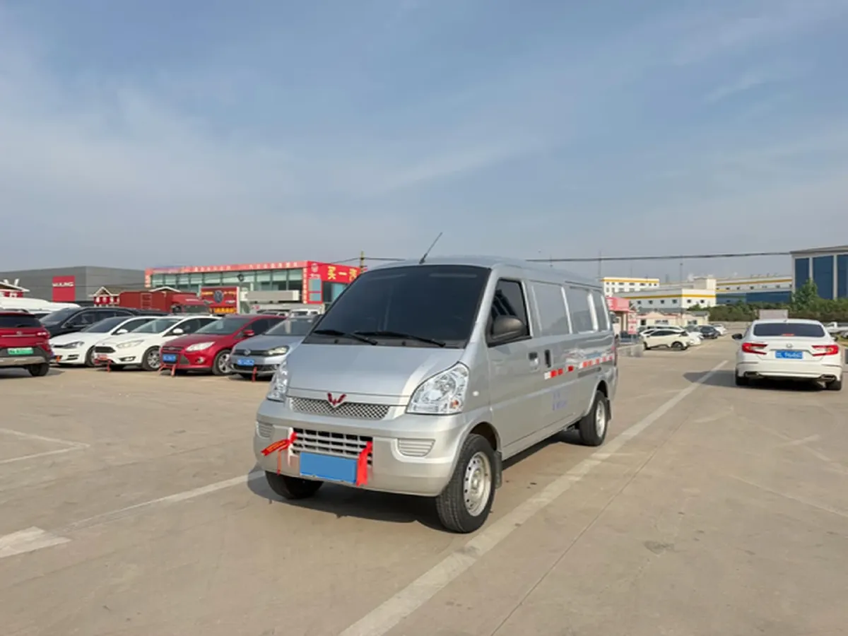 2021 SWM X2 1.5L 112HP L4 5MT,autocango,china used car exporter,china ev exporter,chinese used car exporter,chinese used ev exporter