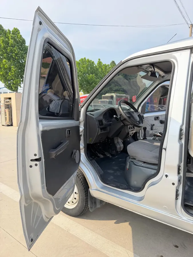 2021 SWM X2 1.5L 112HP L4 5MT,autocango,china used car exporter,china ev exporter,chinese used car exporter,chinese used ev exporter