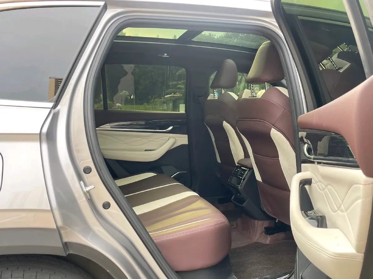 2024 Geely Monjaro 2.0T 238HP L4 8AT,autocango,china used car exporter,china ev exporter,chinese used car exporter,chinese used ev exporter